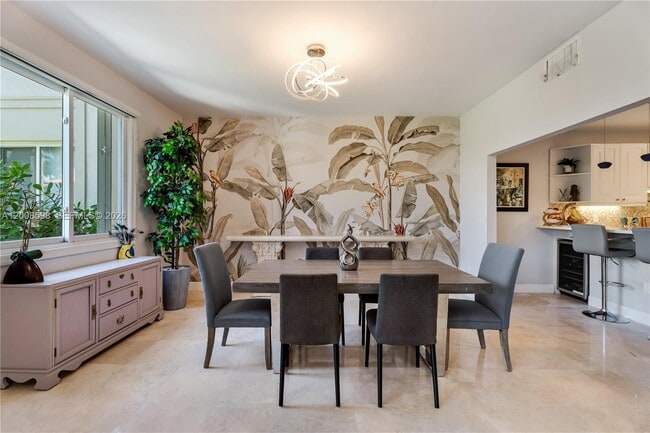 Building Photo - 13636 Deering Bay Dr