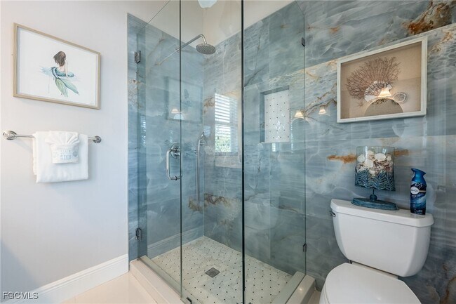 Building Photo - 424 Lagoon Dr