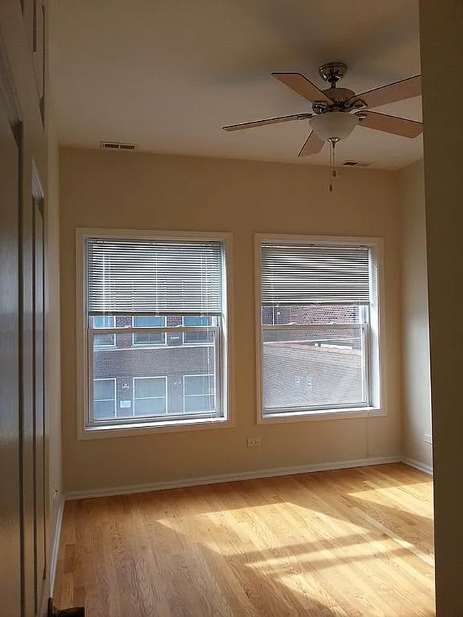 Building Photo - MODERN 2 BED/1BATH WITH GARAGE PARKING INCLUDED!