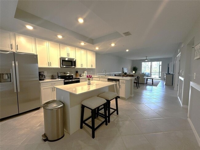 Building Photo - 14221 Heritage Landing Blvd