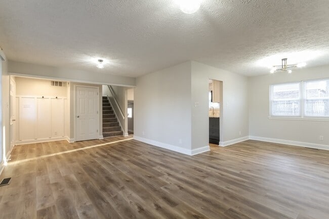 Building Photo - 11706 Rush Dr
