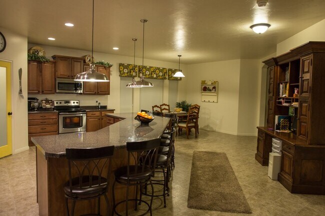 Building Photo - 3360 W Willow Park Dr