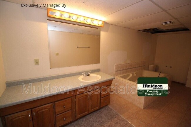 Building Photo - 2180 Silkwood Dr