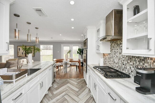 Building Photo - 10814 Tobar Falls Cir