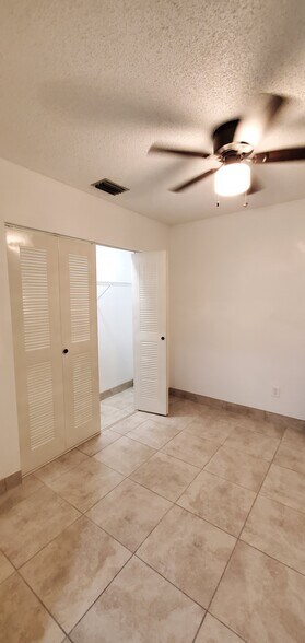 Building Photo - 1379 Summit Run Cir