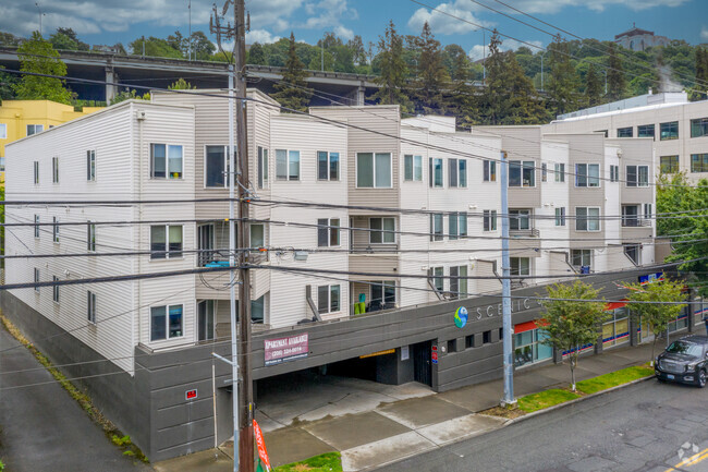 Building Photo - 1800 Eastlake Ave E