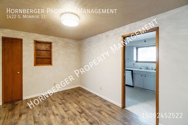 Building Photo - 1422 S Monroe St