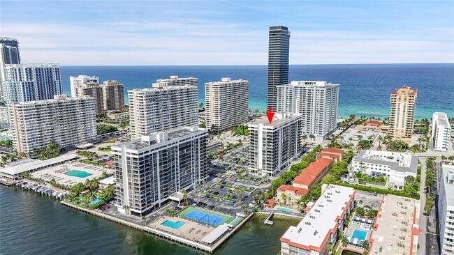 Building Photo - 2049 S Ocean Dr