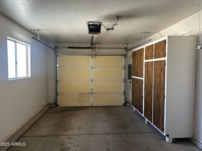 Building Photo - 13005 N 100th Dr