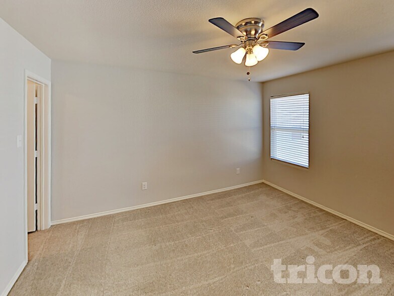Building Photo - 3120 Middleview Rd