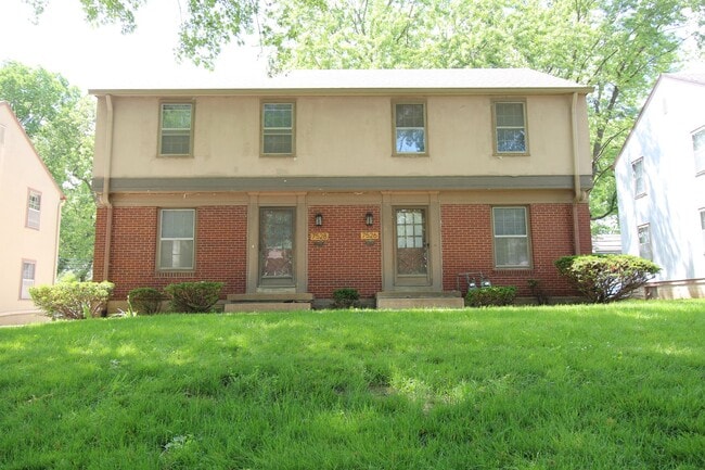 Primary Photo - 2 Bedroom 1 Bath Duplex In The Waldo Area