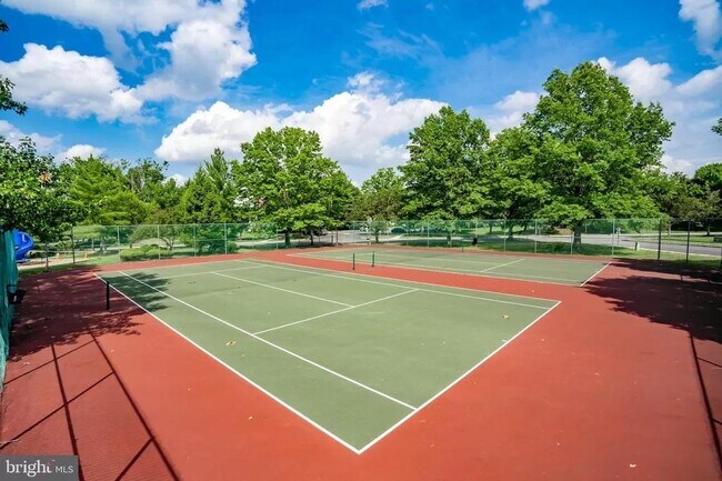 Building Photo - 27 Lindsey Ct