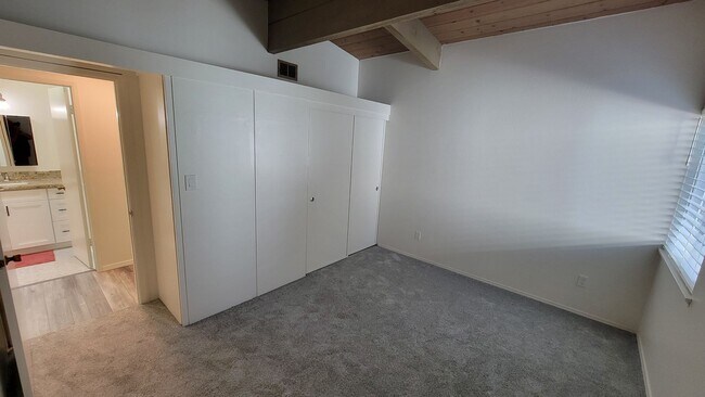 Building Photo - Beautifully renovated 4bd/2ba home in Bay Ho!