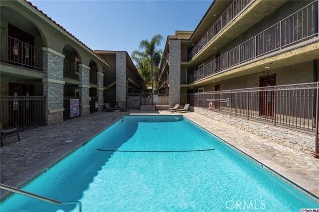 Building Photo - 3220 Altura Ave