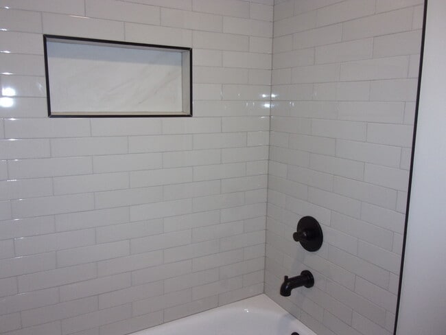 Building Photo - 2152 Bryan Ct