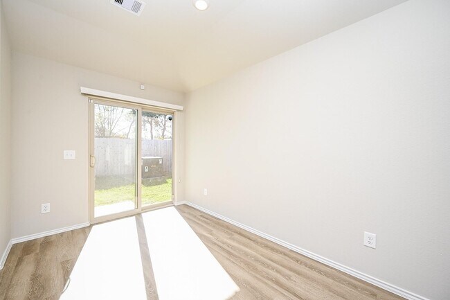 Building Photo - 21306 Northern Light Dr