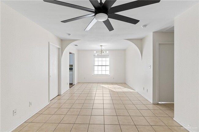 Building Photo - 17 Providence Ave