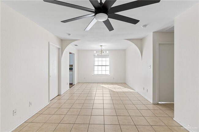 Building Photo - 22 S Casa Linda St