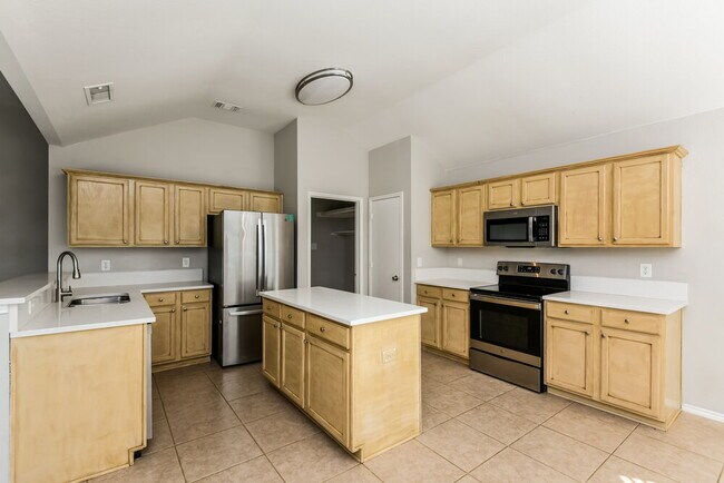 Building Photo - 1007 Andrew St