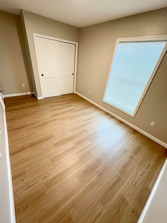 Building Photo - 15 Mountain Rd