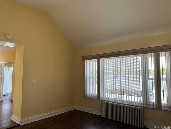 Building Photo - 193 Woodbine Ave