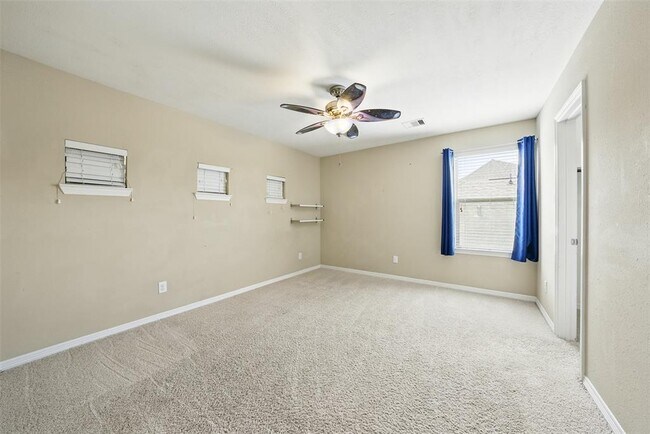 Building Photo - 27154 Harvest Pointe Ln