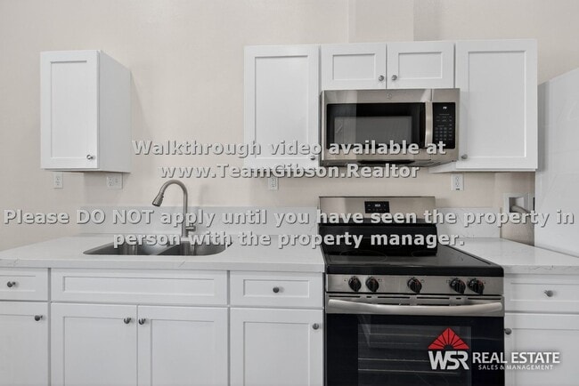 Building Photo - 1960 Summertree Dr