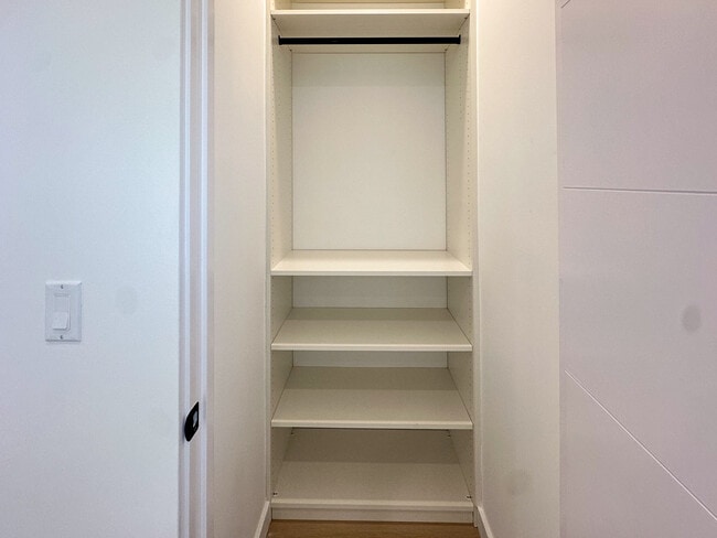 Building Photo - 13843 Burbank Blvd