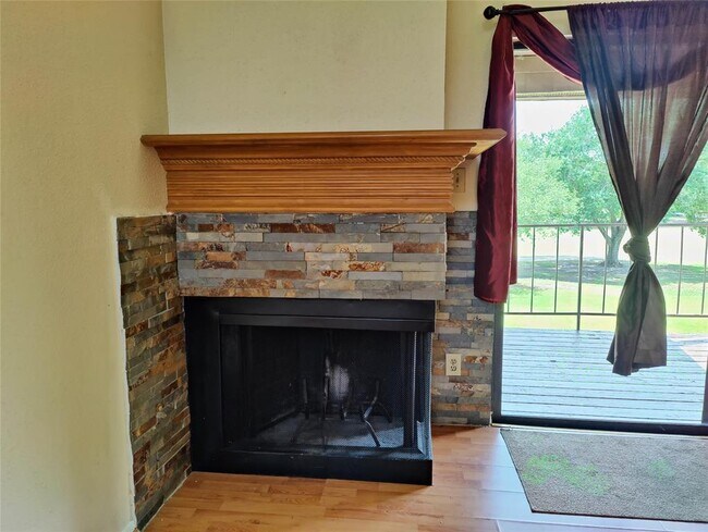 Building Photo - 8279 Sands Point Dr