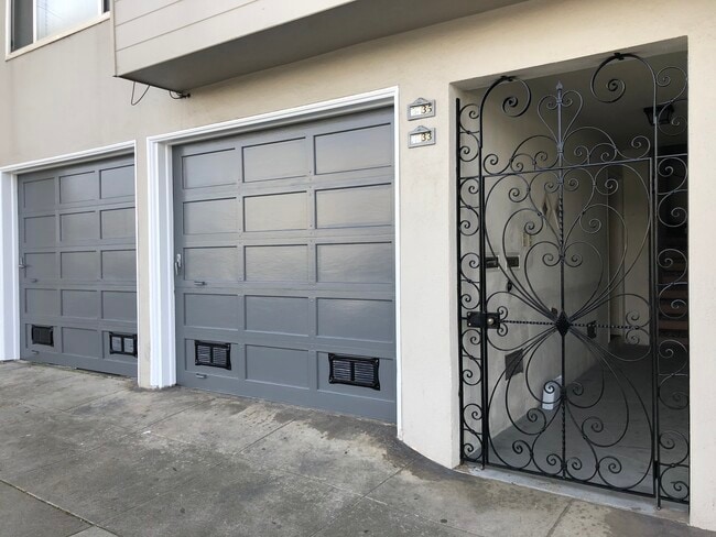 Primary Photo - 2233 Taraval St