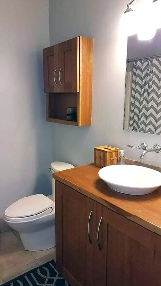 hallway-full-bath - 305 Dresher Woods Dr