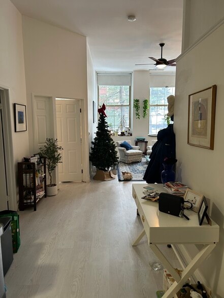 Building Photo - 48 Forest St