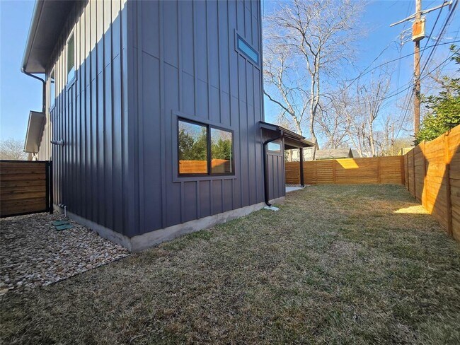 Building Photo - 5305 Grover Ave