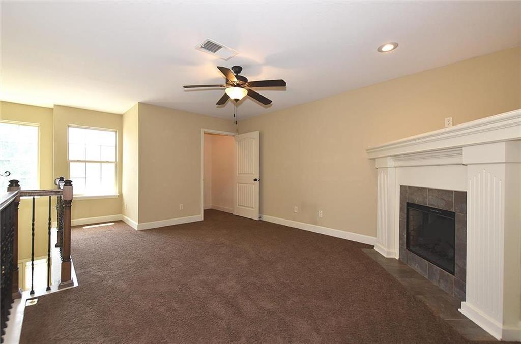 Building Photo - 12304 NW Fox Creek Drive