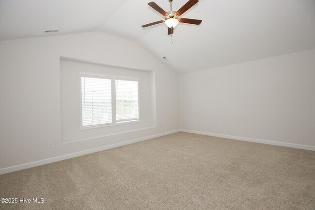Building Photo - 1170 Camellia Dr