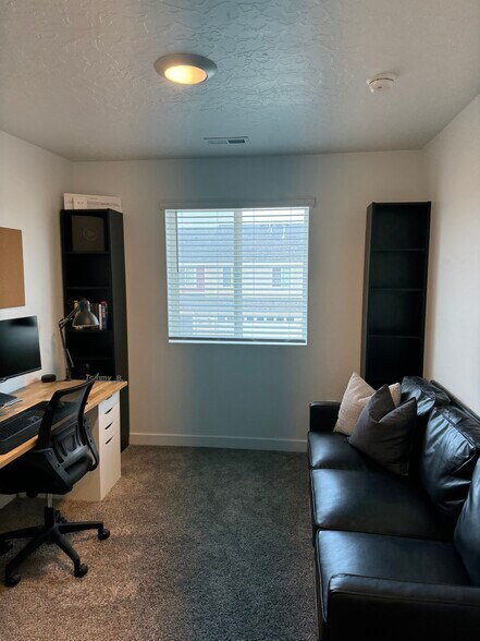 Building Photo - 1144 W Summit Ridge Pky
