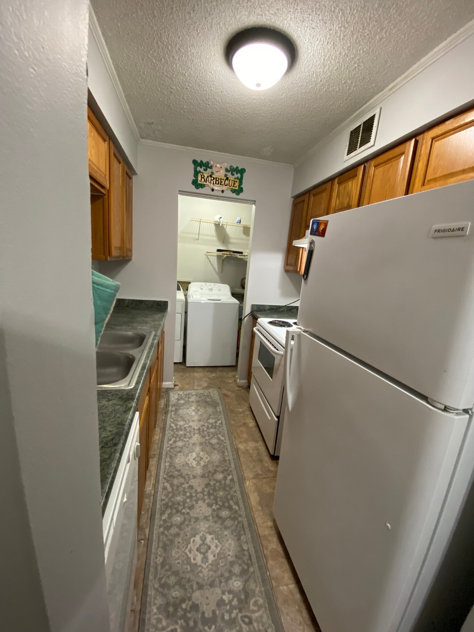 Building Photo - 950 Forestbrook Rd