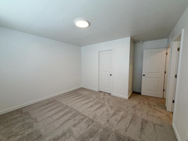 Building Photo - 502 S 1140 W