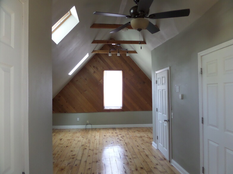 Living Room - 2754 N Stowell Ave