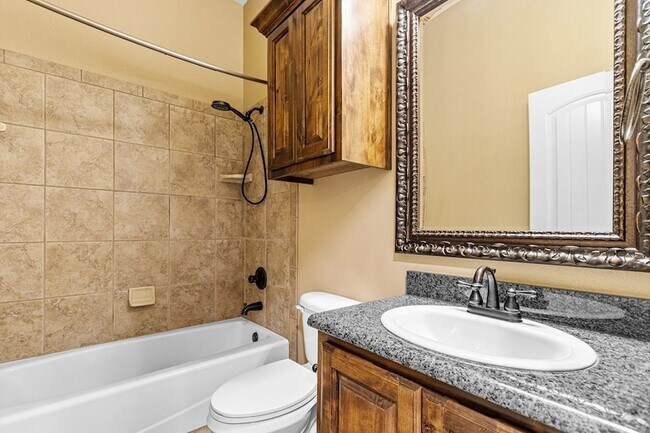 Building Photo - 5811 Oak Creek Drive