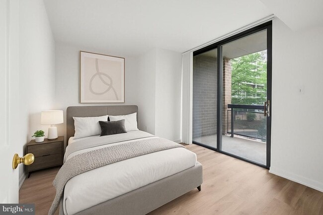 Building Photo - 601 24th St NW