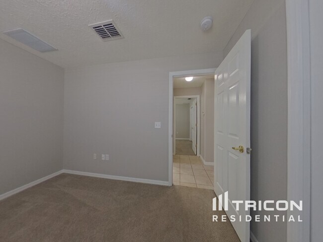 Building Photo - 7956 Floradora Dr