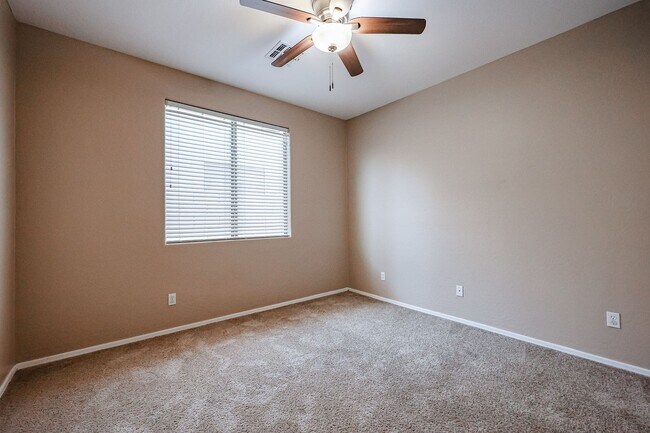 Building Photo - Lovely 4Bedroom/2Bath in the Heart of Chandler