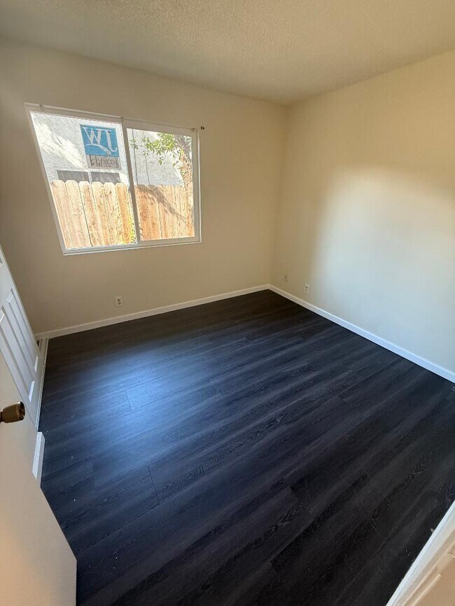 Building Photo - 2112 Banyan Way