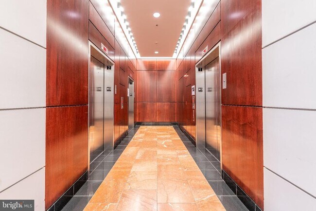 Building Photo - 901 N Penn St