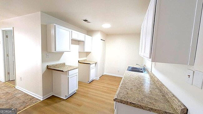 Building Photo - 1917 Baker Rd NW