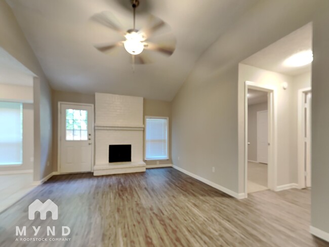 Building Photo - 4920 Meadowood Cir