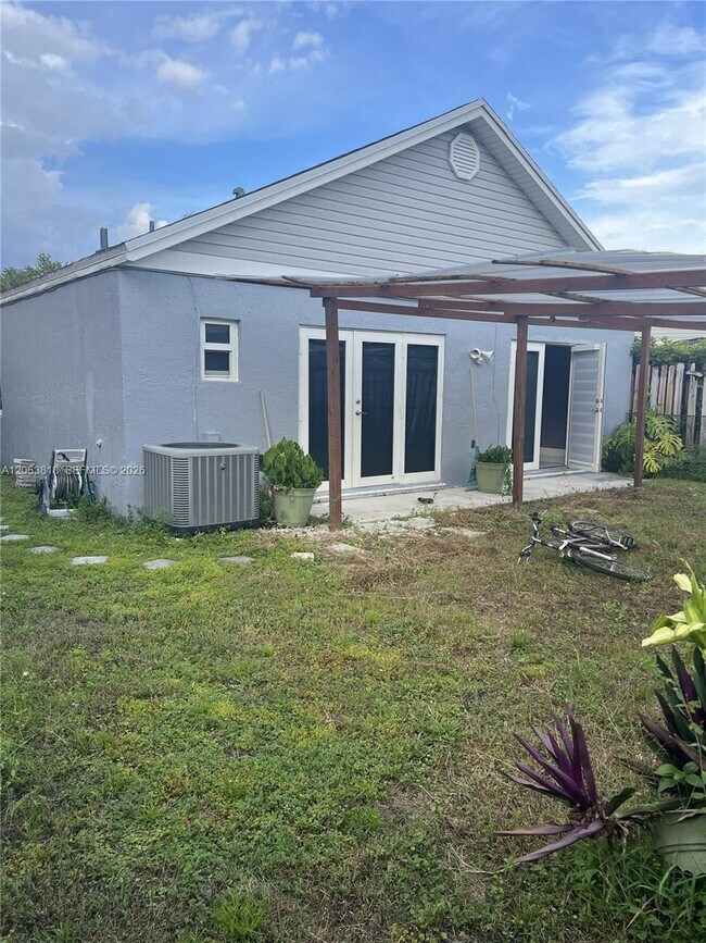 Building Photo - 289 SW 159th Ln