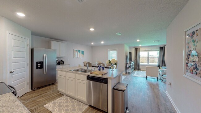 Building Photo - Coming Soon! 4 bed 2 bath home located in Hammock Bay!