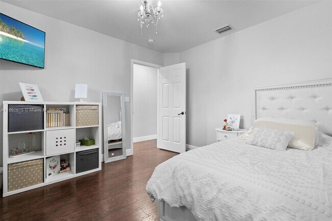 Building Photo - 15025 SW 141st Terrace